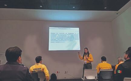 Capacitan a expertos contra incendios