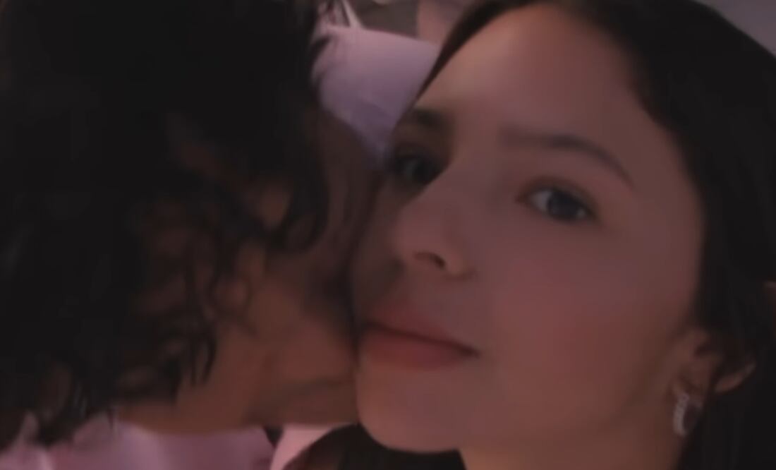 Ángela Aguilar y su esposo Christian Nodal. Captura vía Youtube.