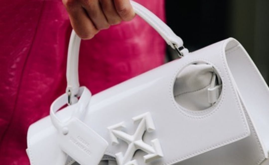 Bolsa de mano Off-White Fotos: instagram