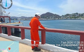 Marina interpone denuncia por derrame en Manzanillo; Pemex niega responsabilidad