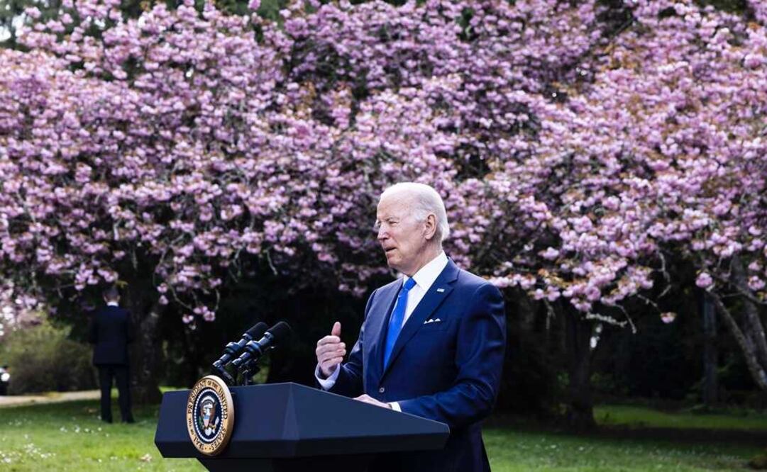 Joe Biden firma una orden ejecutiva destinada a ayudar a restaurar los bosques nacionales devastados nacionales devastados por incendios forestales, sequías y plagas. Foto: AP