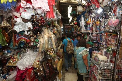 Dinero y conservar el trabajo, principales peticiones de visitantes al Mercado de Sonora