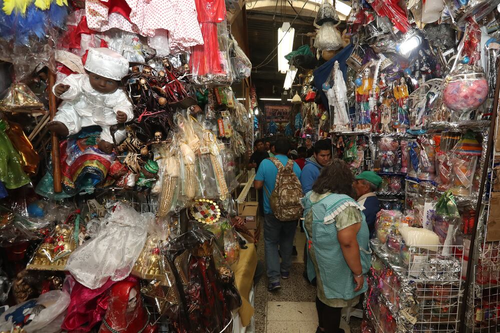 Venta de productos en el Mercado Merced Sonora. Foto: Berenice Fregoso/EL UNIVERSAL
