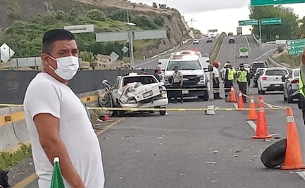 Taxi se impacta contra muro, deja un muerto y tres lesionados en la autopista Chamapa-Lechería 