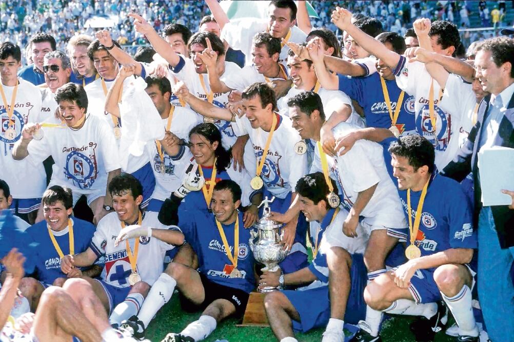 En el lejano torneo Invierno 1997, los cementeros lograron levantar por última vez el título de campeón (ARCHIVO. EL UNIVERSAL)