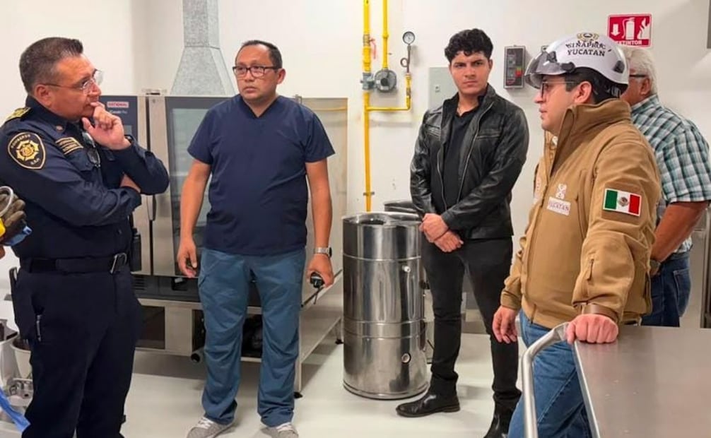 Evacúan nuevo Hospital O’Horán por reporte de olor a gas en Mérida, Yucatán; es el segundo percance en el edificio.
Foto: Especial.