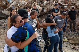 Venezuela niega reporte de sobrevivientes en La Guaira a un mes del doble sismo; pide no difundir rumores