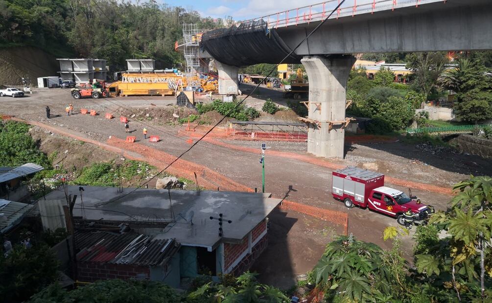 Encuentran cuerpo en canal de aguas negras dentro de obras del tren Interurbano México-Toluca. Foto: Especial