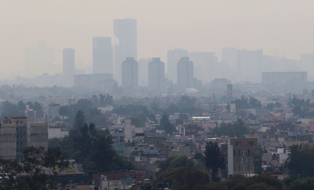 De acuerdo con expertos ambientales, cuando la calidad del aire es extremadamente mala, se mantiene la contingencia fase I. (CARLOS MEJÍA. EL UNIVERSAL)