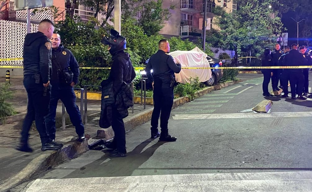 Pareja asesinada en Paseo de la Reforma. Foto: Valente Rosas / EL UNIVERSAL