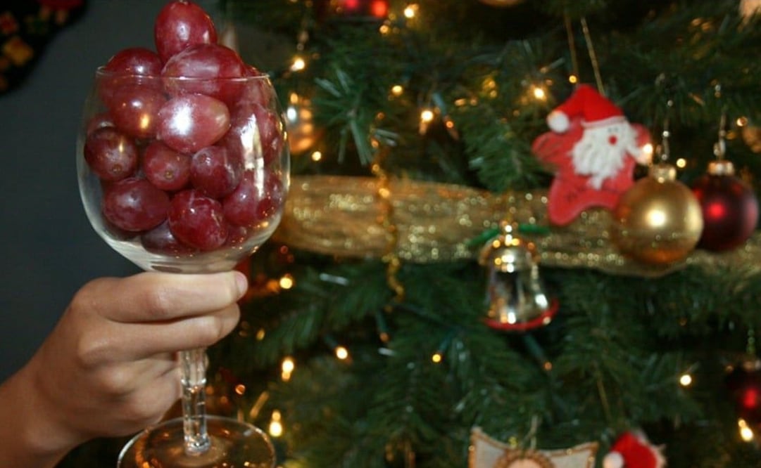 La tradición de comer 12 uvas para Año Nuevo nació en Europa, específicamente en España. Foto: EL UNIVERSAL