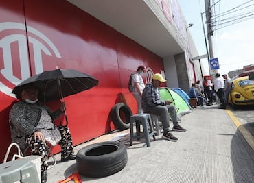 ¡Locura total! En Toluca hacen de todo para conseguir boletos para la final de la Liga MX