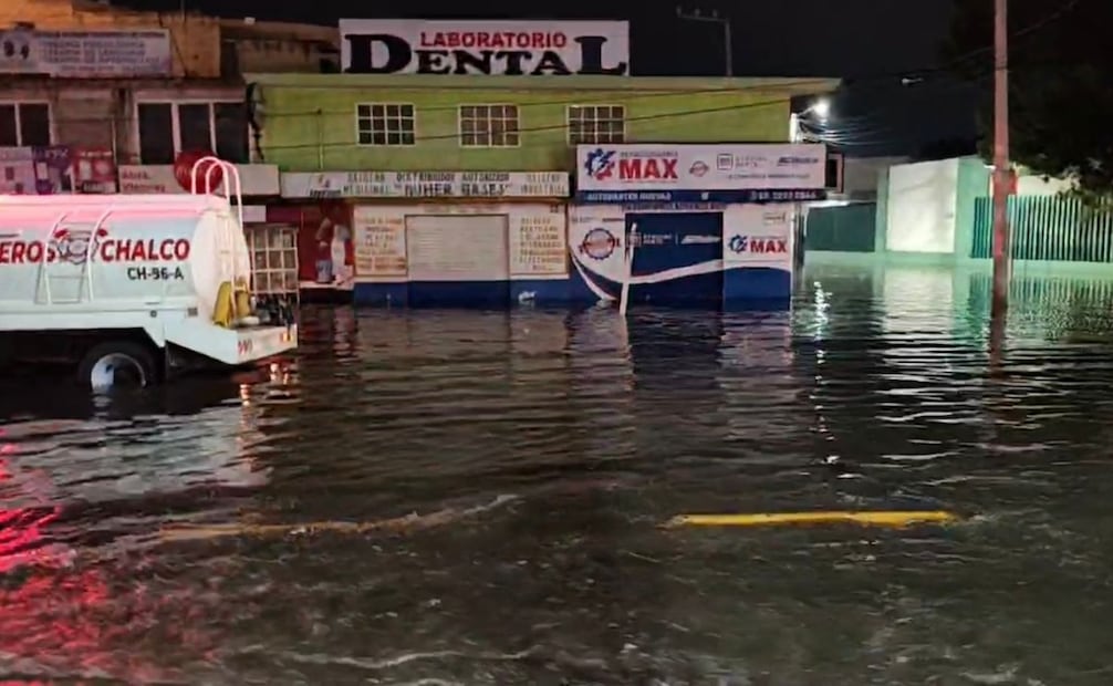 En el bulevar Cuauhtémoc se registró concentración de agua. Foto: Especial
