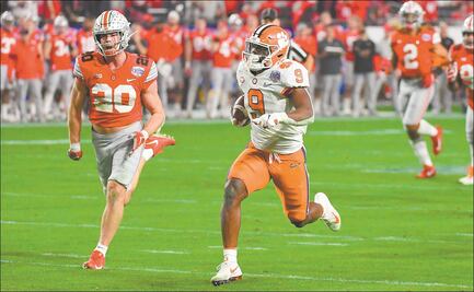 Jugadores de Ohio State firman cartas reconociendo riesgos de entrenar en la pandemia