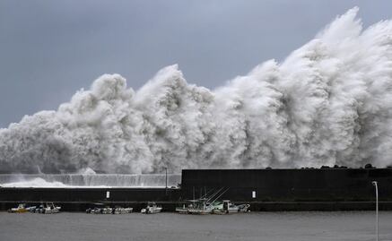 Japan battered by Typhoon Jebi, the strongest storm in 25 years