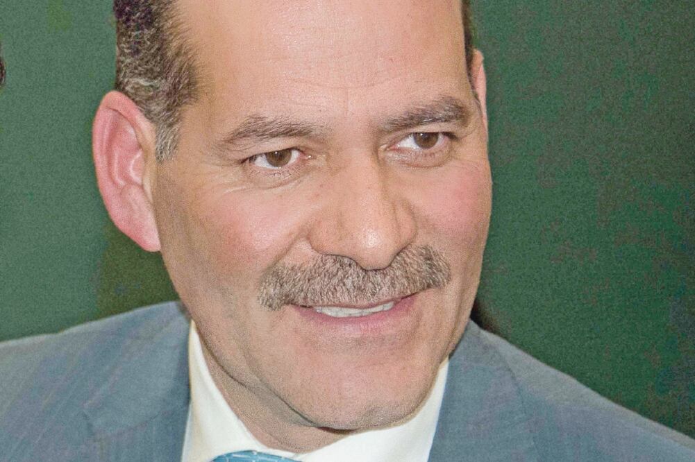 Gobernador levanta suspicacias por nueva casa