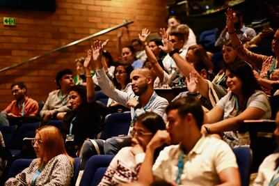 Expertos llaman a repensar la educación