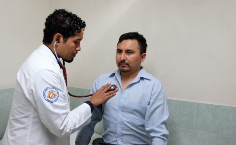 Dan de alta a médicos que viajaban en avioneta que derrapó en Aeropuerto de Toluca 