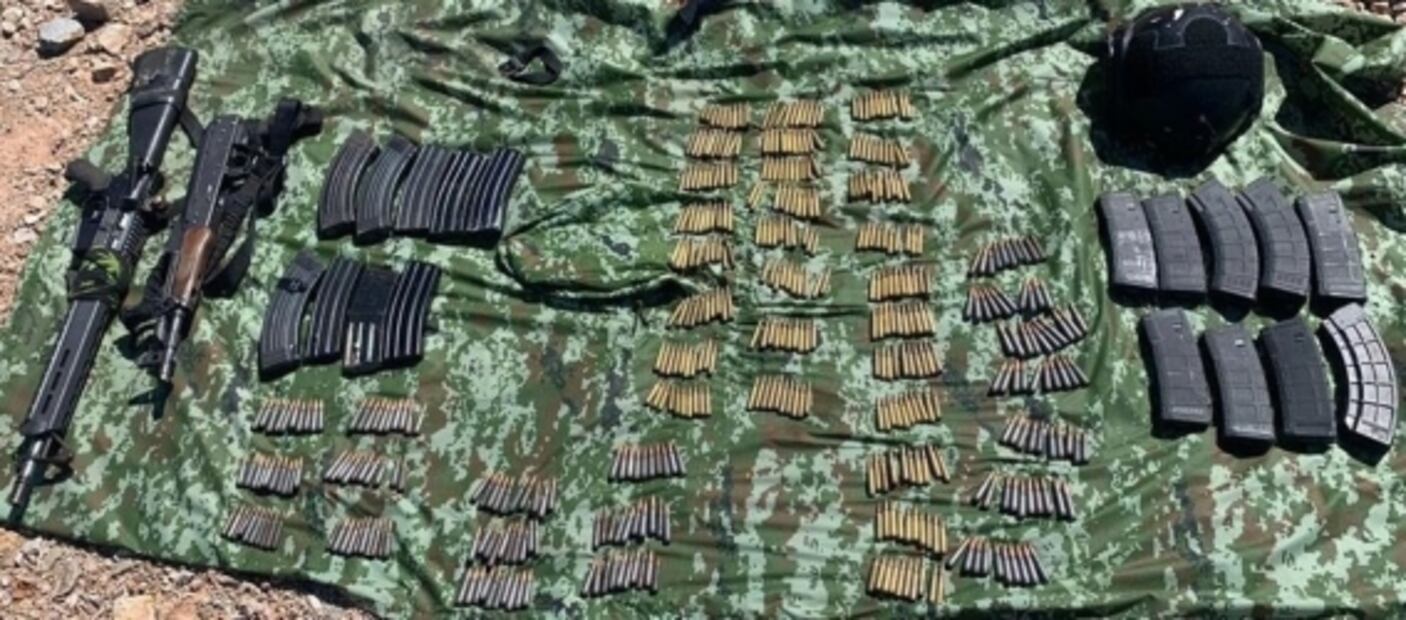 Localiza Guardia Nacional en Sonora armamento en vehículo abandonado 