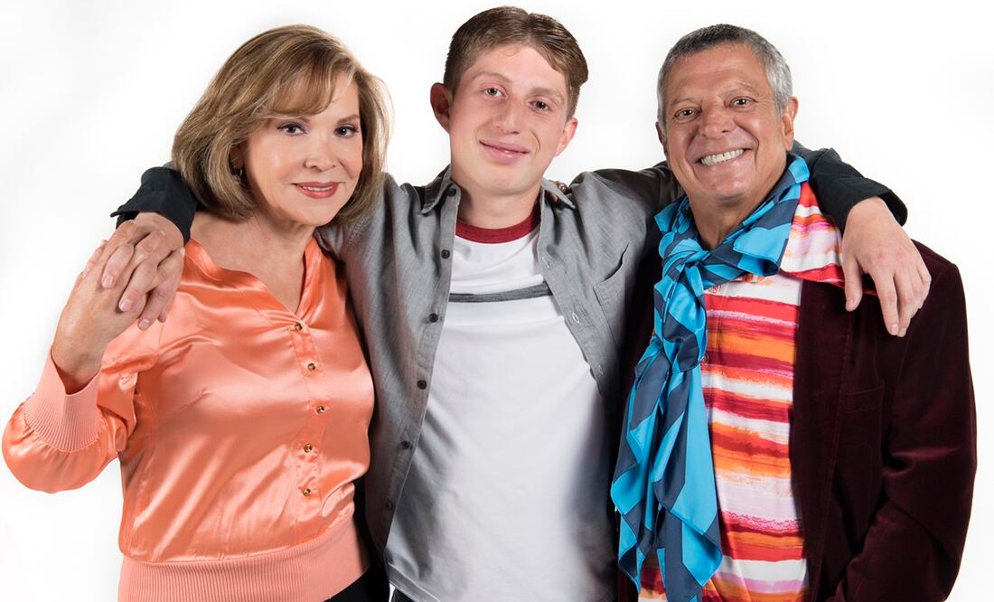 En una de las funciones de su obra "Defendiendo al Cavernícola", César Bono pidió un minuto de aplausos para el joven.