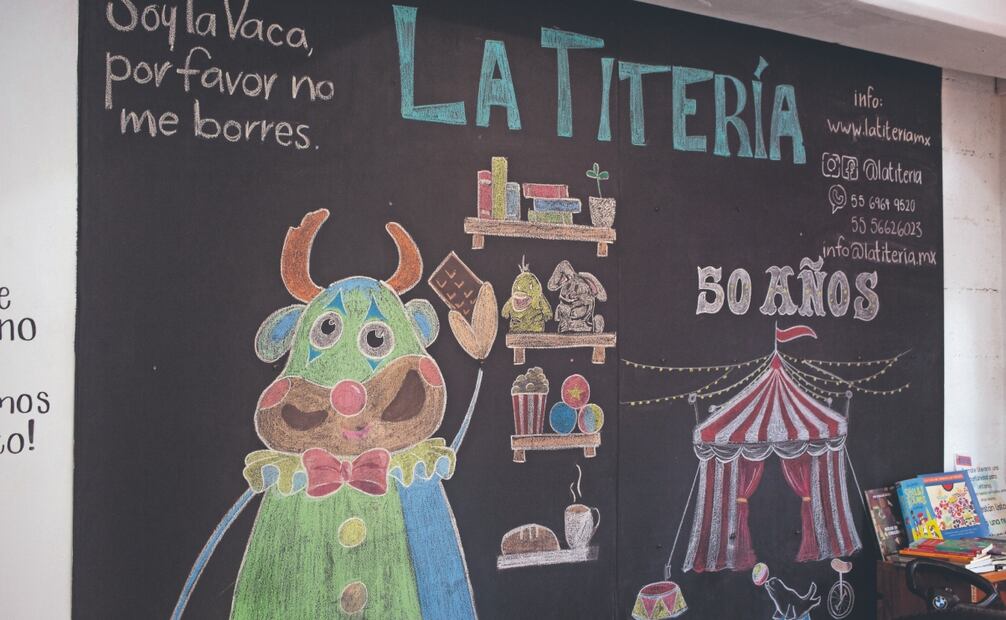 De izquierda a derecha: Siledi (payaso con pelo rojo), Lourdes Pérez Gay, Yenizel Crespo (trapecista), César Sotelo (payaso en monociclo), Amaranta Leyva y Roy Valdez (león). Fotos: de Darío Luna. El Universal