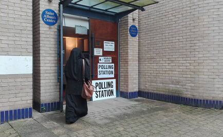 Cierran casillas en Reino Unido tras referéndum