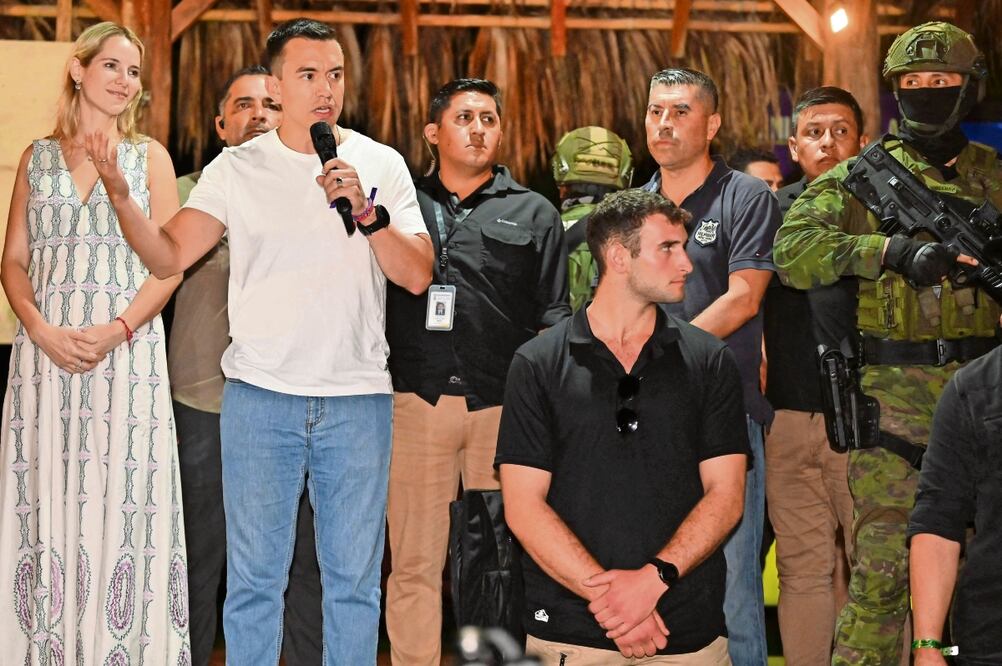 El presidente electo más joven de Ecuador, Daniel Noboa, prometió restaurar la paz en el país tras su victoria electoral del domingo. Foto: AFP