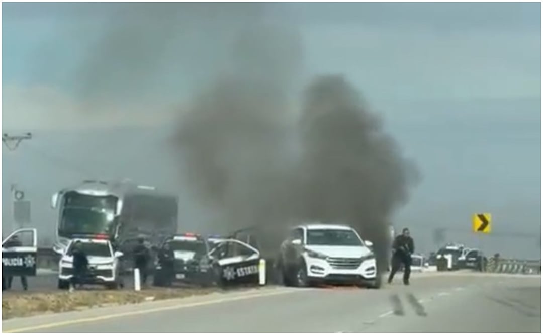 El enfrentamiento ocurrió entre elementos de la Policía de Sonora y sujetos armados sobre la Carretera Federal México 15, tramo Hermosillo-Guaymas (7/01/2025). Foto: Captura de video