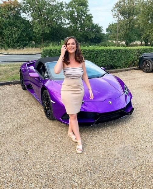 Expolicía renuncia para unirse a OnlyFans y esto gana ahora