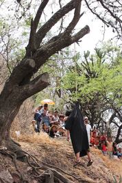 Judas en Michoacán muere ahorcado de verdad