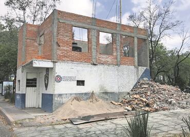 Por adeudo, paran obras en Naucalpan