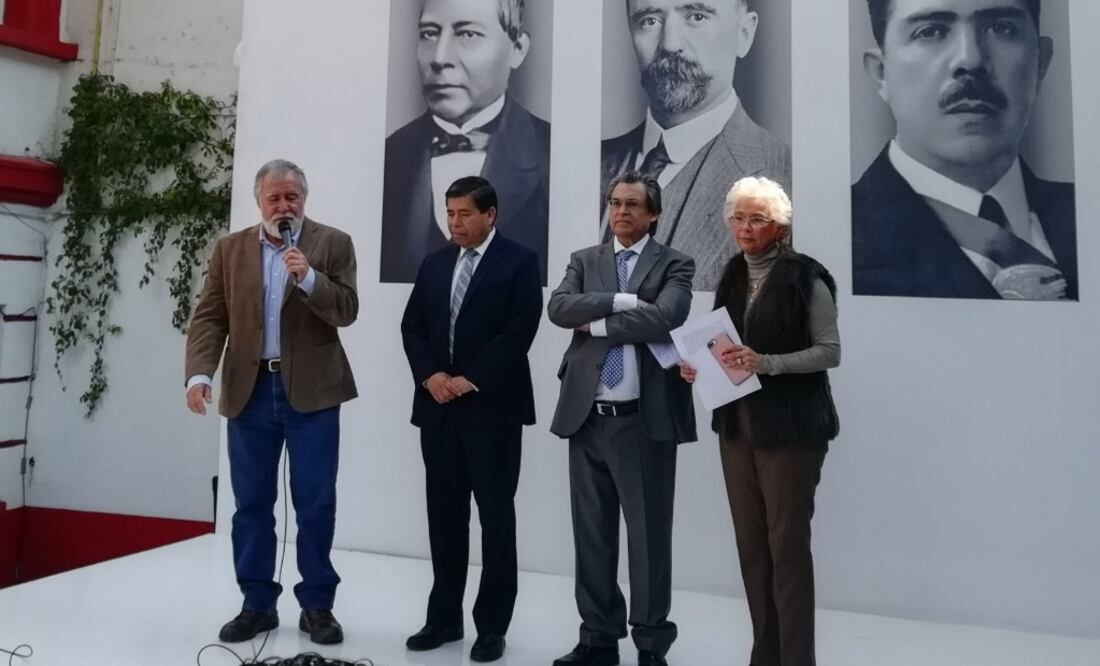 Alejandro Encinas, futuro subsecretario de Derechos humanos, migración y población; Olga Sánchez Cordero, futura secretaria de Gobernación en el nombramiento de Tonatiuh Guillén y Andrés Ramírez (Tomada de Twitter @A_Encinas_R )