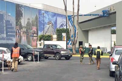 Dan 'manita de gato' a hangar para recibir al Sumo Pontífice