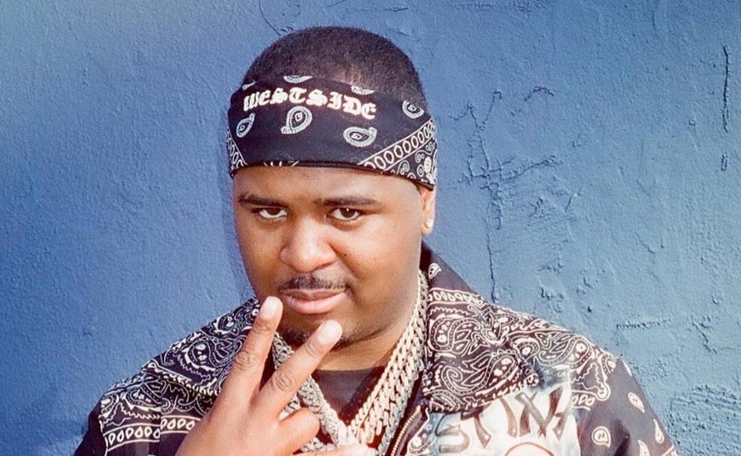 Drakeo the Ruler había sido arrestado en 2017 por posesión de armas y en 2018 por asesinato en relación con la muerte a tiros de un hombre de 24 años. 