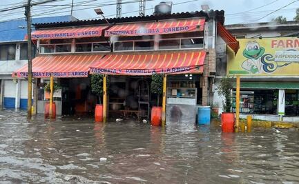 Fuertes lluvias inundan calles de Ecatepec, alcanzan alturas de hasta 50 cm