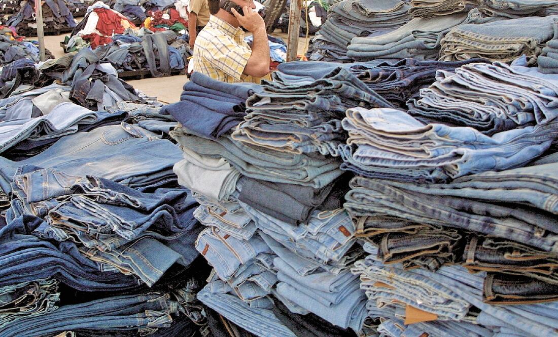 Pese a los reclamos de la industria mexicana para pedir que se frene el contrabando y la subvaluación de prendas de vestir, textiles y calzado, esos problemas siguen al alza, acusó la Concamin. Foto: Archivo. EL UNIVERSAL
