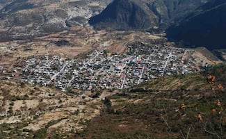 Pobladores de Santo Domingo Nundó denuncian cobro de vecinos por transitar sobre carretera en Oaxaca; piden intervención del gobierno