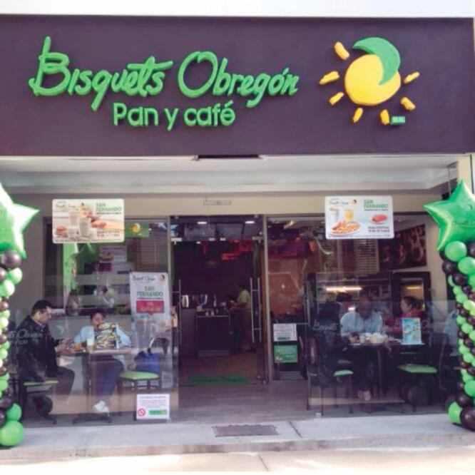 La sucursal de Bisquets Obregón San Fernando tenía dos días de inaugurada cuando dos hombres y una mujer ingresaron con armas de fuego. (ESPECIAL)