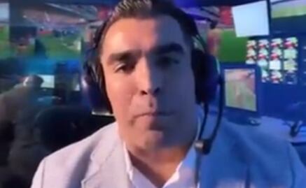 Analista arbitral de TUDN es humillado por no saberse el reglamento: "Póngale cero por burro"