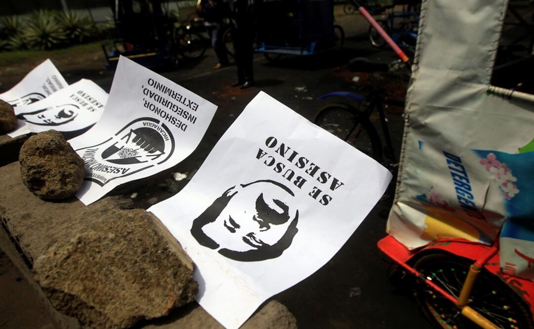 Carteles con la imagen de Daniel Ortega en una barricada durante una protesta contra el gobierno del presidente de Nicaragua Daniel Ortega - Foto: Jorge Cabrera/REUTERS