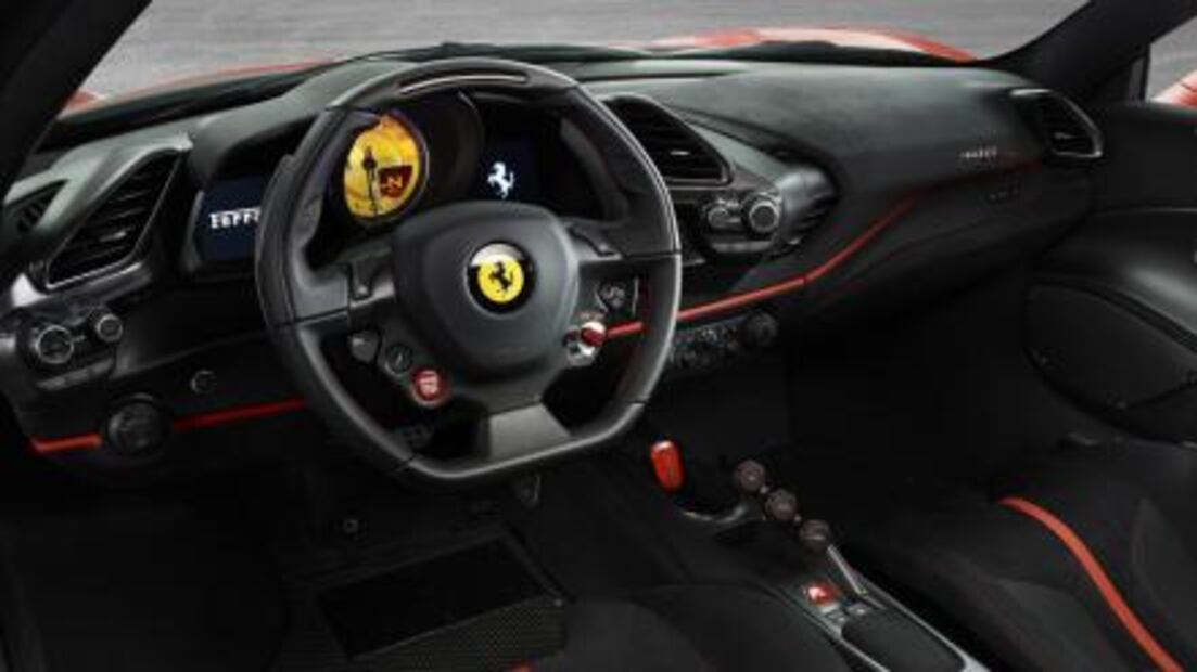 Nuevo Ferrari 488 "Pista" llega con el motor más potente de la marca