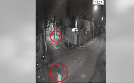 Captan momento en que sujeto persigue a mujer por varias calles en Hueyotlipan, Puebla