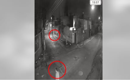 Captan momento en que sujeto persigue a mujer por varias calles en Hueyotlipan, Puebla