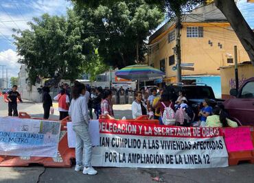 Habitantes de Álvaro Obregón se manifiestan; denuncian daños a viviendas por ampliación de L12