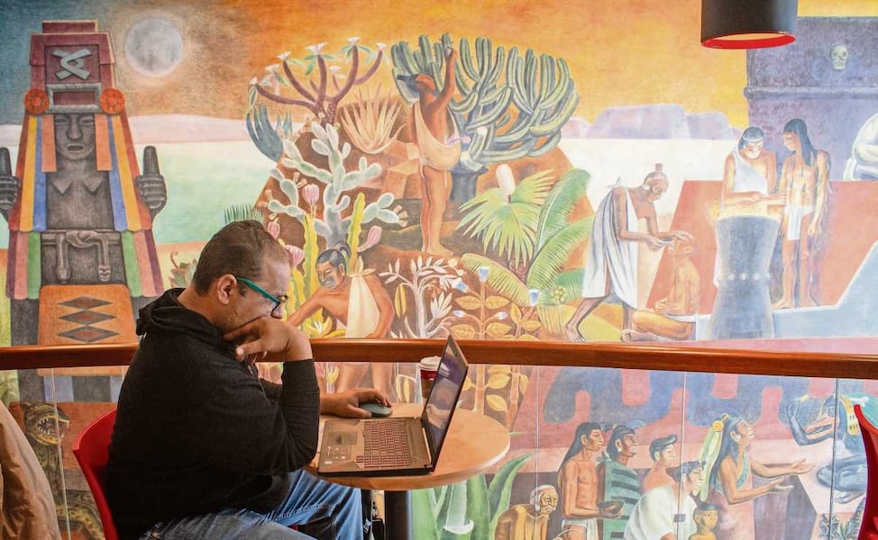 Murales de Chávez Morado en el Día de los Enamorados