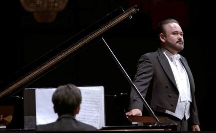 Javier Camarena lleva serenata al Museo del Prado por sus 200 años