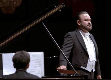 Javier Camarena lleva serenata al Museo del Prado por sus 200 años