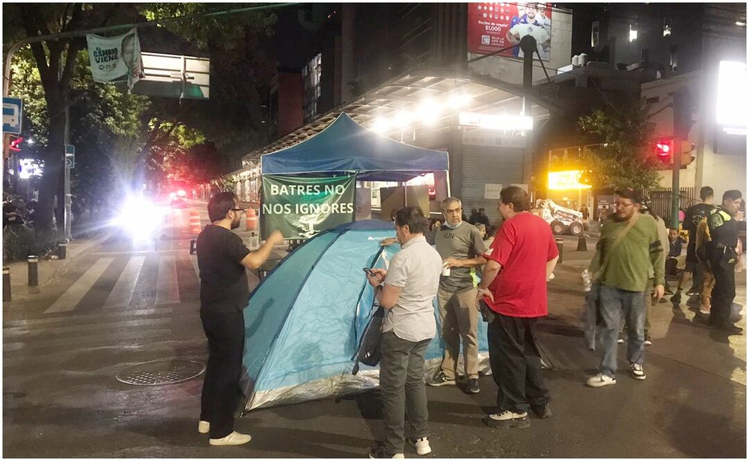 Vecinos bloquean avenida en Benito Juárez. Foto: Juan Carlos Williams