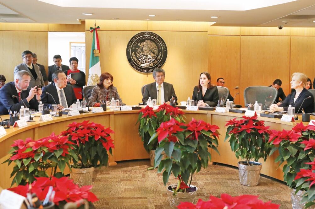 El instituto instruyó al STUNAM entregar el reglamento interno de trabajo, a sí como el catálogo de puestos del personal de confianza. ()