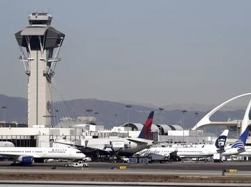 Retrasos en vuelos en EU empeorarán por el cierre del gobierno